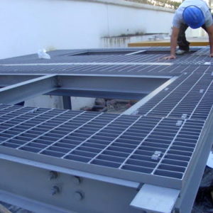 construção de plataforma metálica