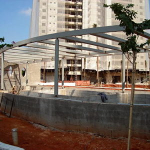 pergolado metálico